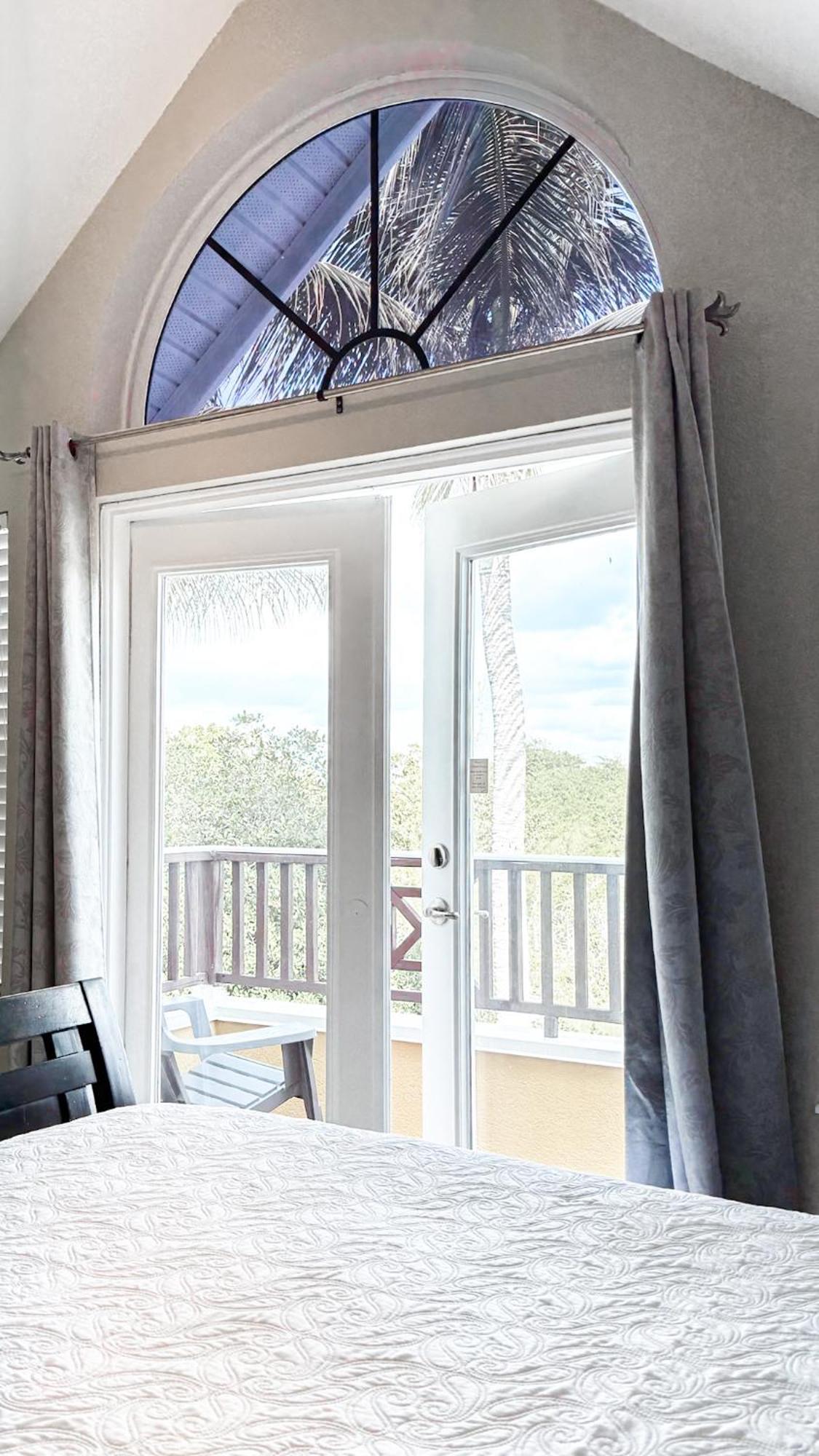 Shangri-La Boutique Bed & Breakfast Bed & Breakfast
