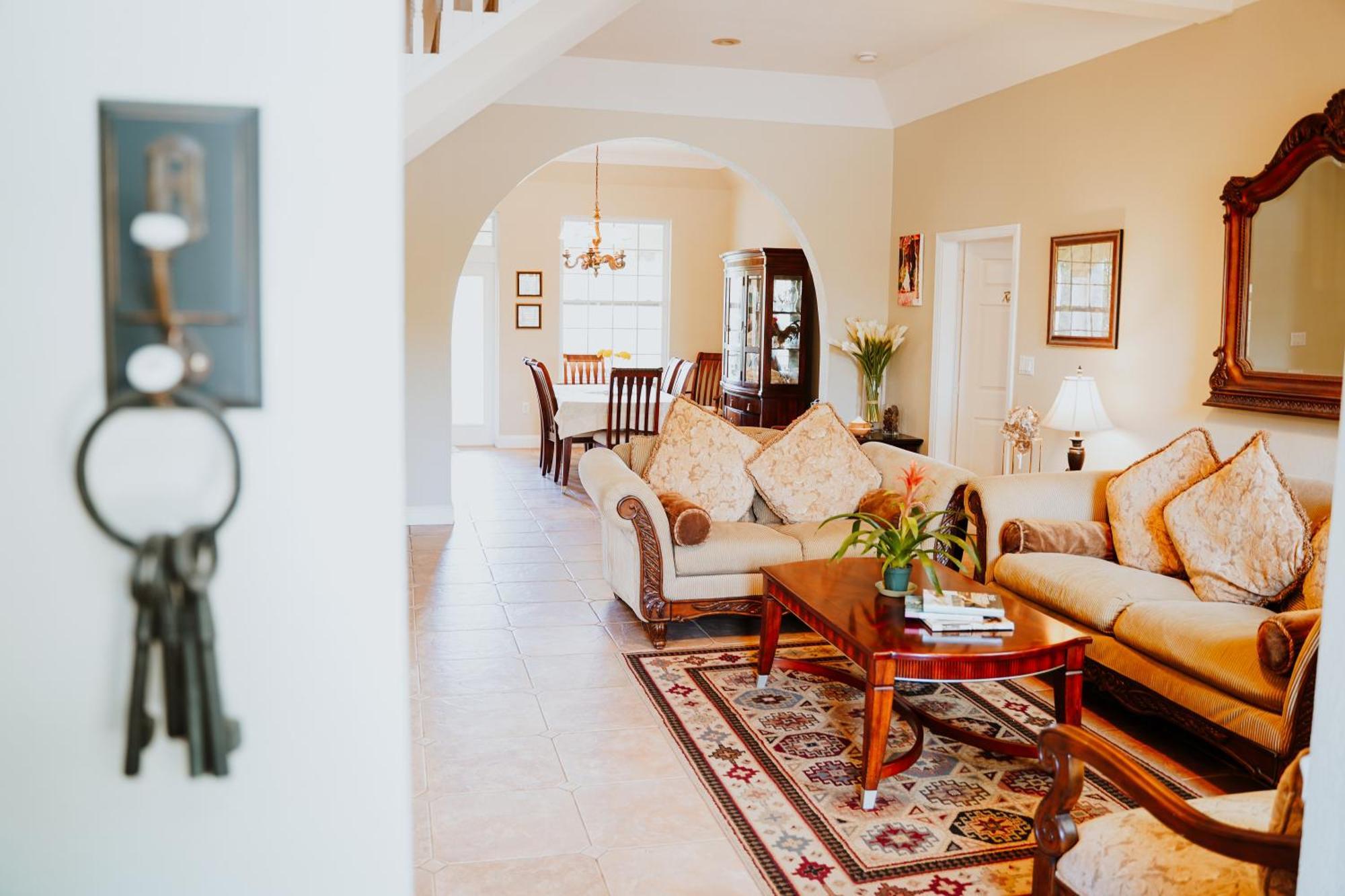 Shangri-La Boutique Bed & Breakfast 4* West Bay