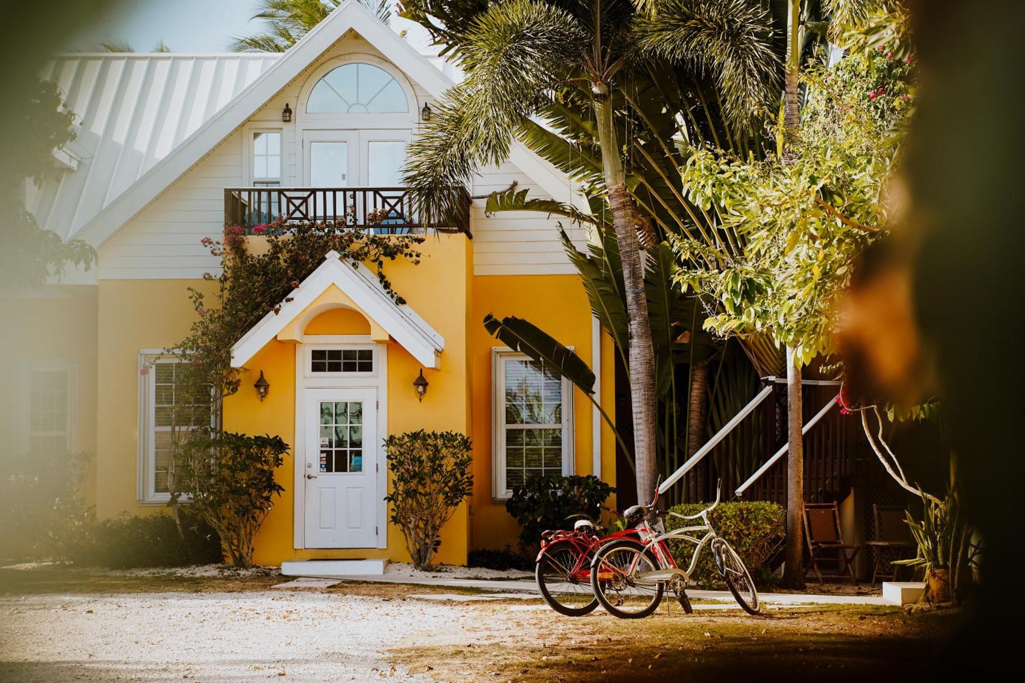 Shangri-La Boutique Bed & Breakfast West Bay