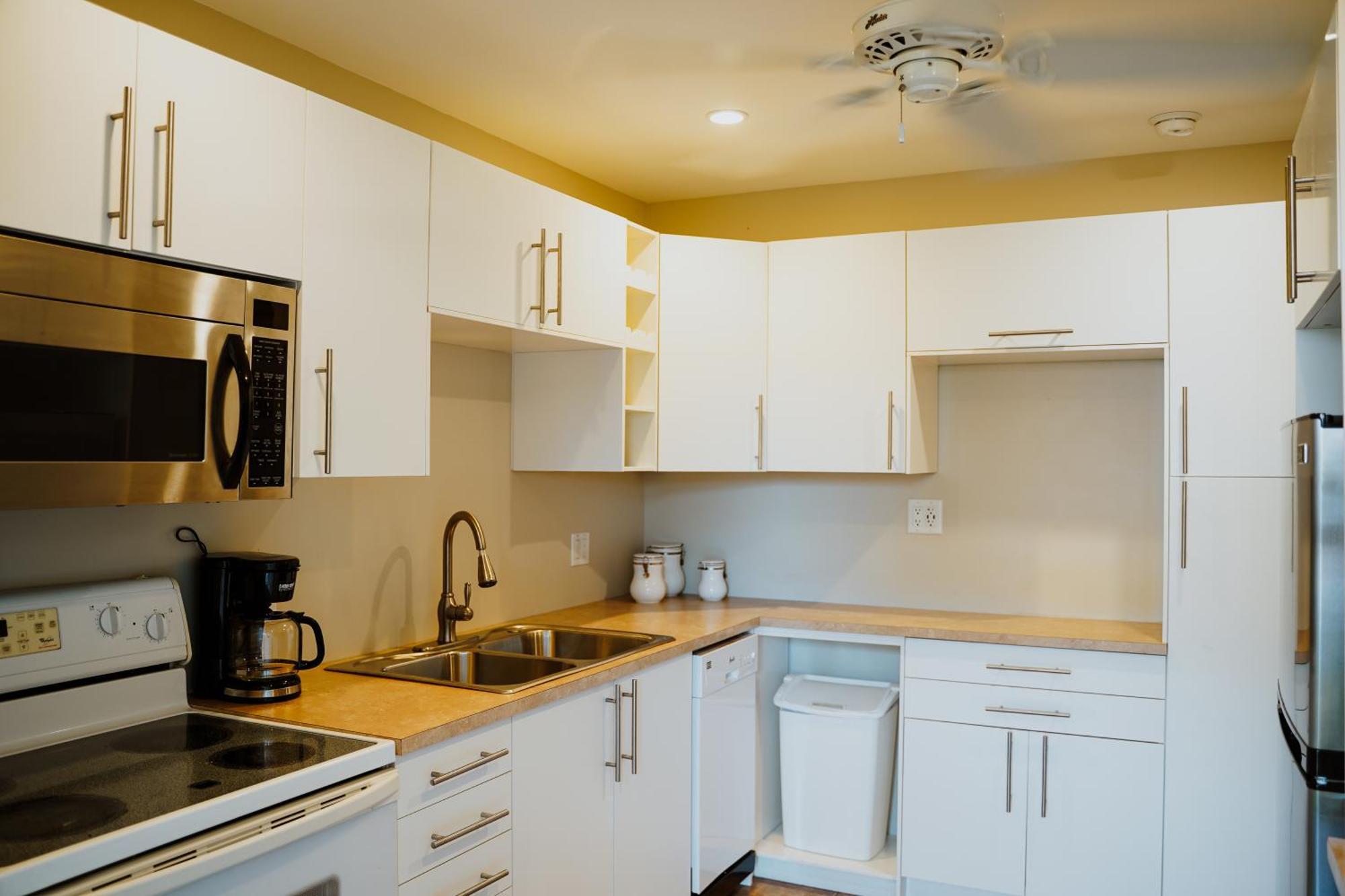 Shangri-La Boutique Bed & Breakfast Bed & Breakfast West Bay