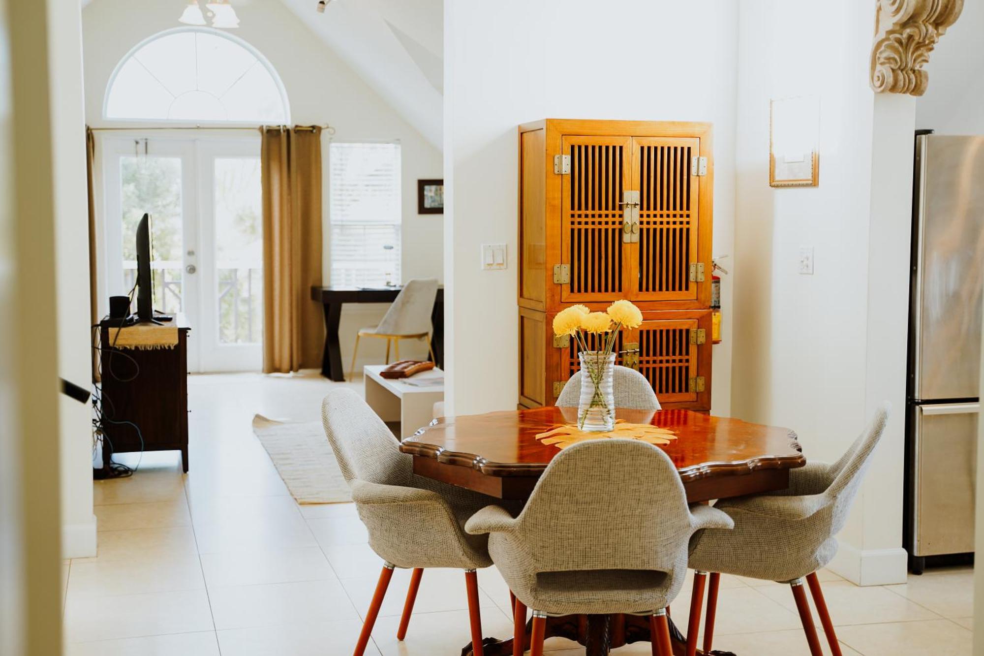Bed & Breakfast Shangri-La Boutique Bed & Breakfast West Bay