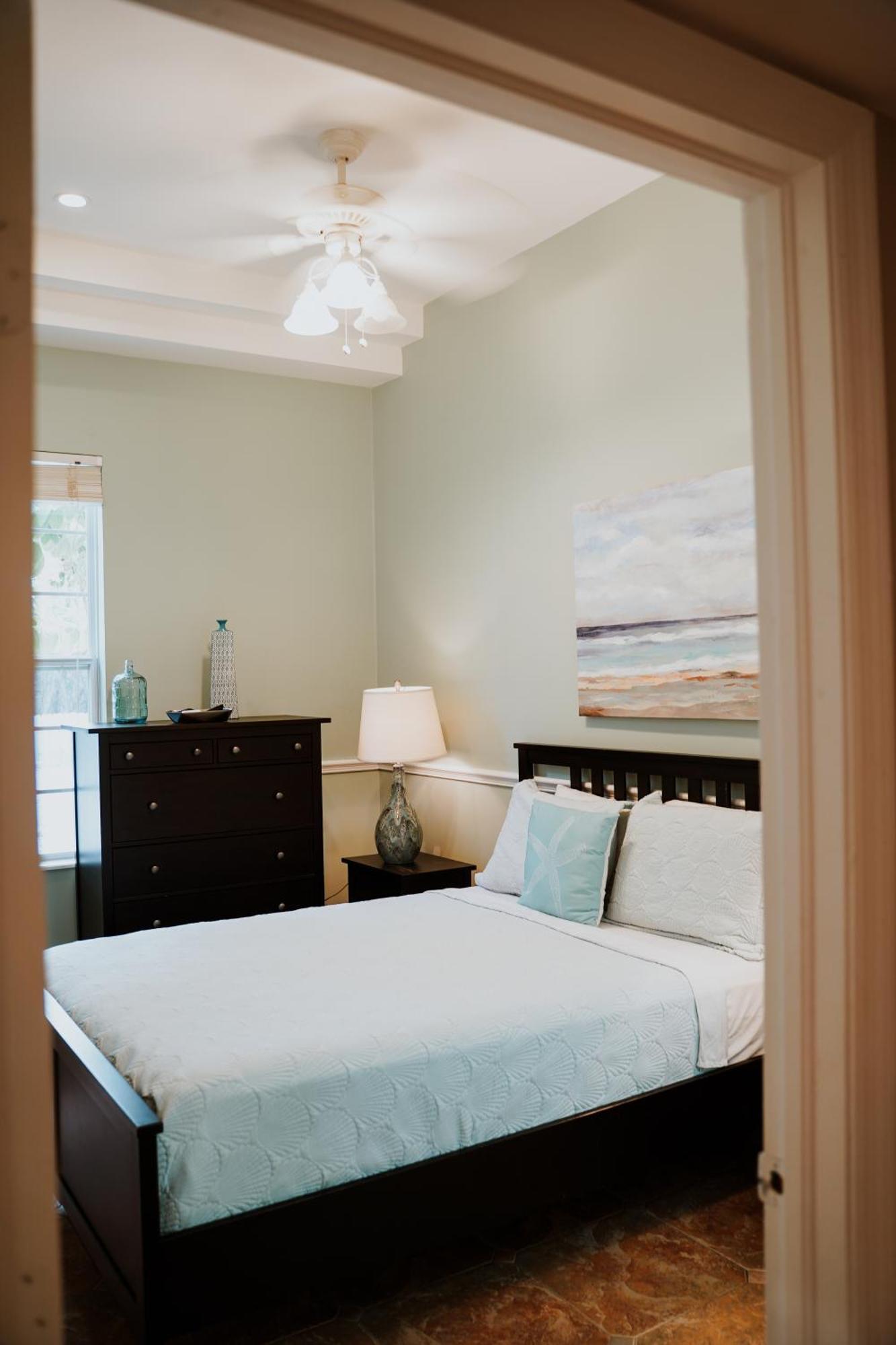Shangri-La Boutique Bed & Breakfast West Bay
